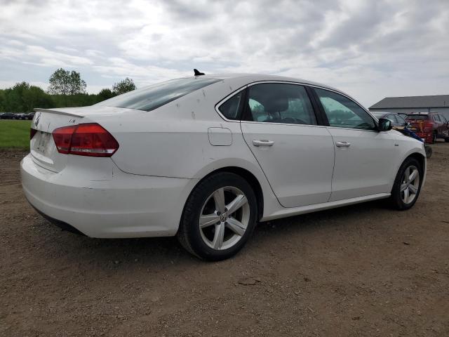 Photo 2 VIN: 1VWAT7A35FC109457 - VOLKSWAGEN PASSAT 