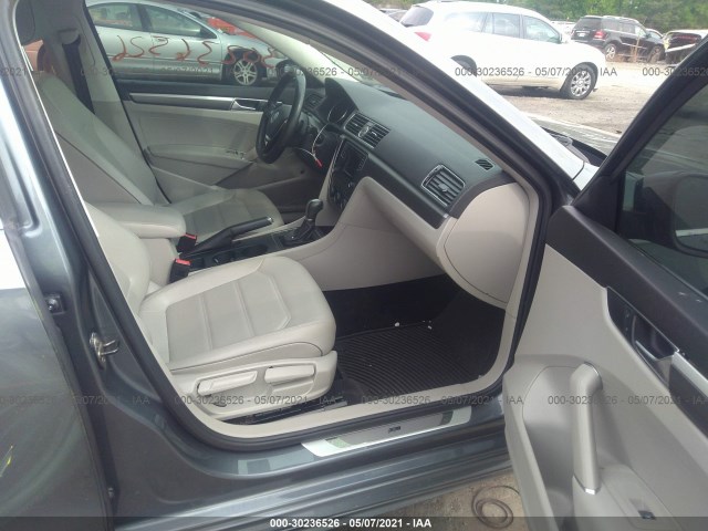 Photo 4 VIN: 1VWAT7A35GC068233 - VOLKSWAGEN PASSAT 