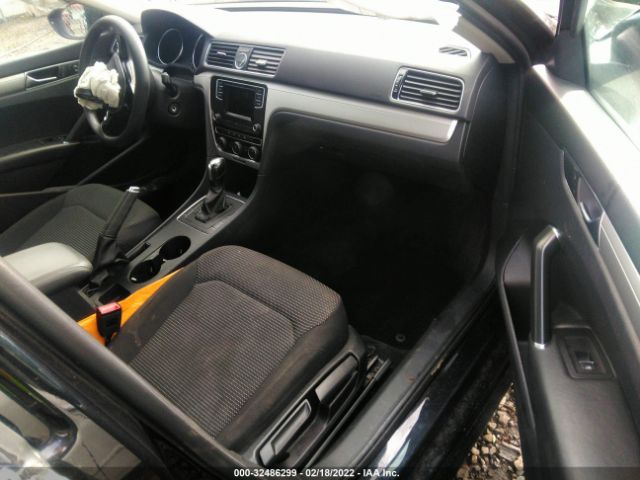 Photo 4 VIN: 1VWAT7A35HC018983 - VOLKSWAGEN PASSAT 