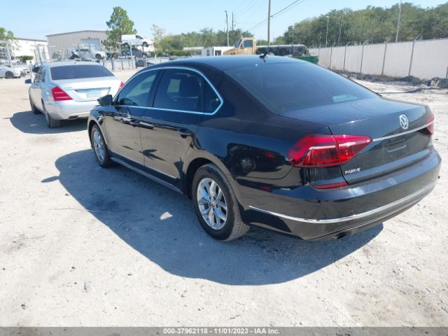 Photo 2 VIN: 1VWAT7A35HC025268 - VOLKSWAGEN PASSAT 