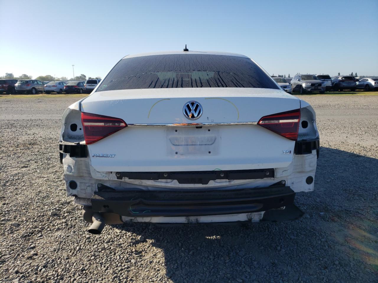 Photo 5 VIN: 1VWAT7A35HC027618 - VOLKSWAGEN PASSAT 