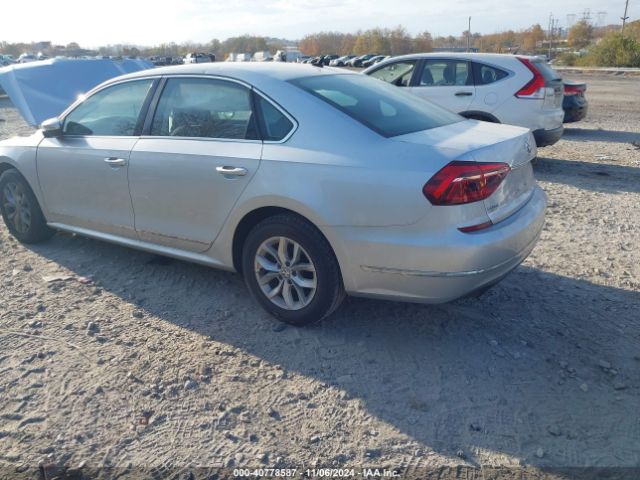 Photo 2 VIN: 1VWAT7A35HC032611 - VOLKSWAGEN PASSAT 