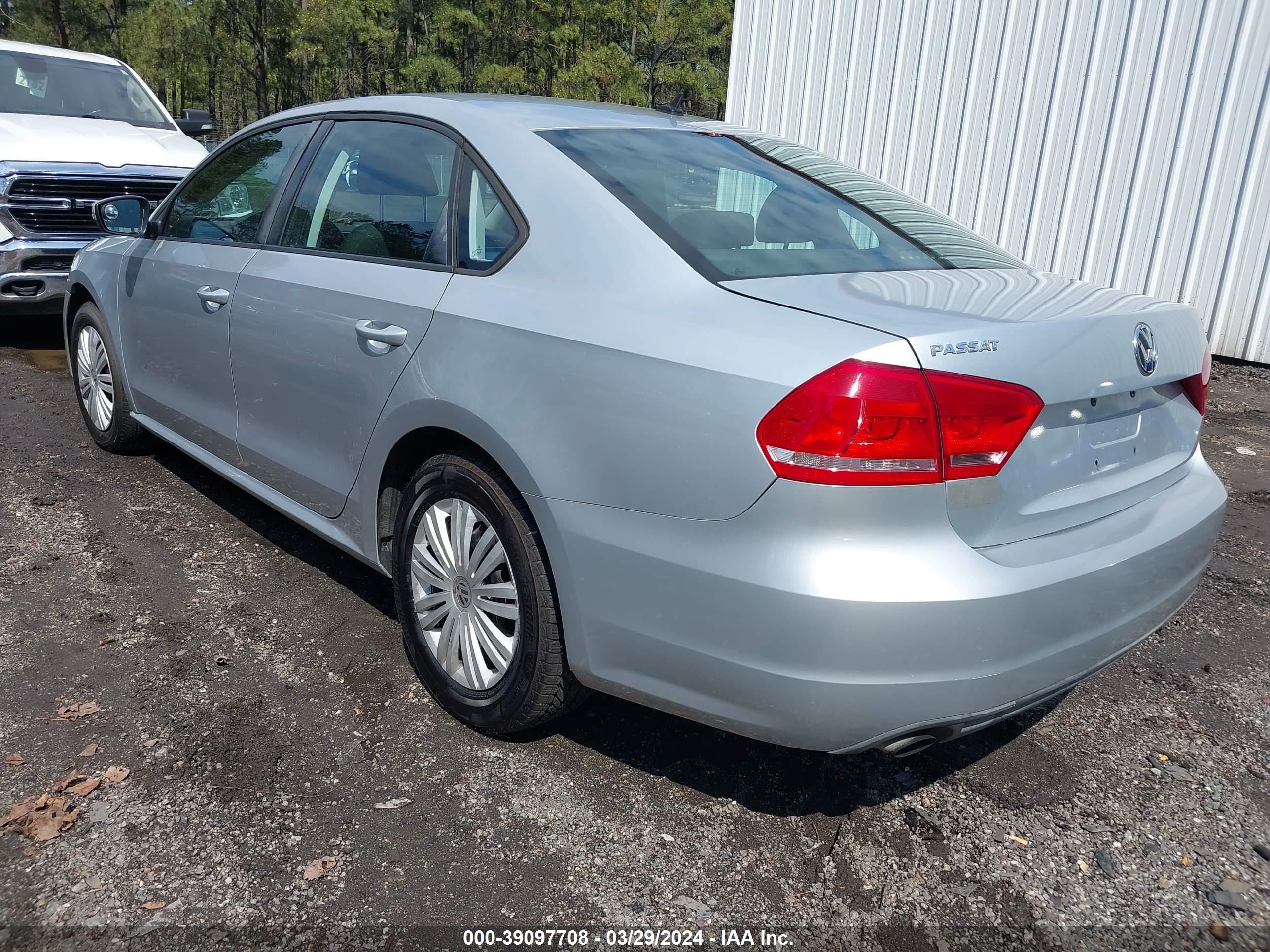 Photo 2 VIN: 1VWAT7A36EC065578 - VOLKSWAGEN PASSAT 