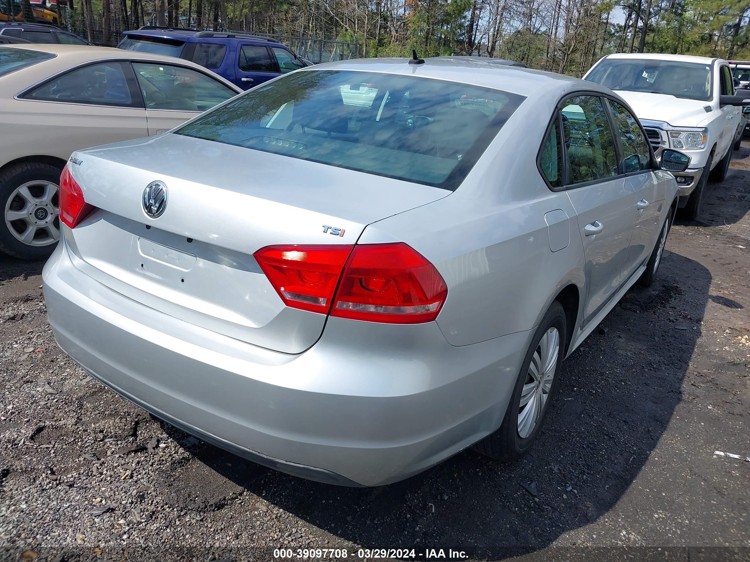 Photo 3 VIN: 1VWAT7A36EC065578 - VOLKSWAGEN PASSAT 