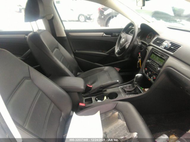 Photo 4 VIN: 1VWAT7A36FC048717 - VOLKSWAGEN PASSAT 