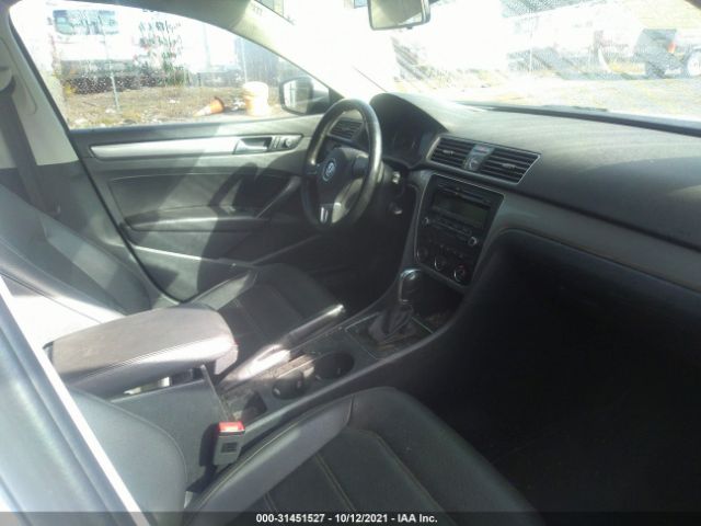 Photo 4 VIN: 1VWAT7A36FC055621 - VOLKSWAGEN PASSAT 