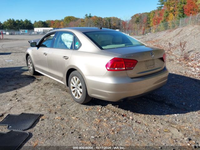 Photo 2 VIN: 1VWAT7A36FC069776 - VOLKSWAGEN PASSAT 