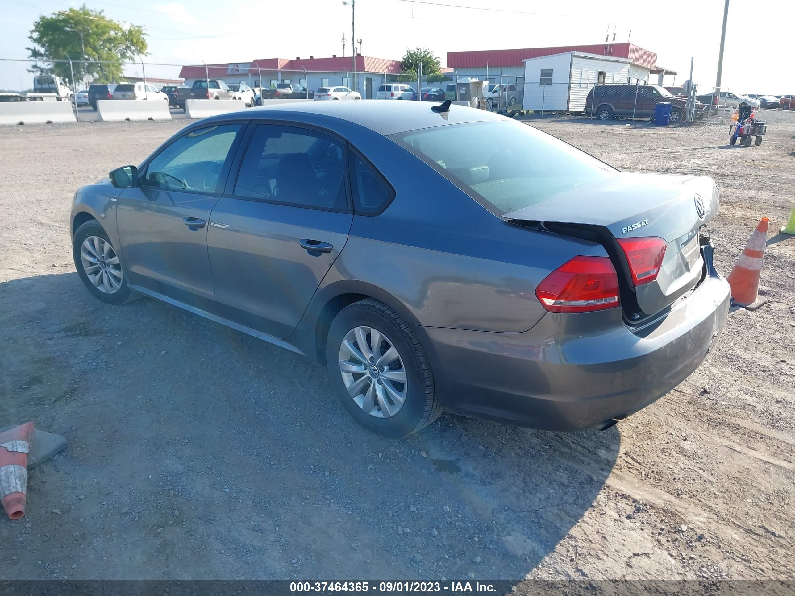 Photo 2 VIN: 1VWAT7A36FC095570 - VOLKSWAGEN PASSAT 