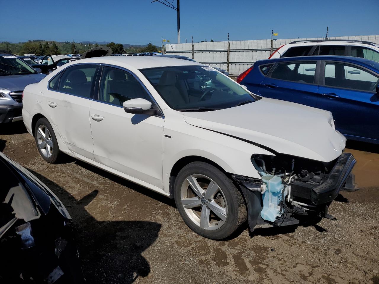 Photo 3 VIN: 1VWAT7A36FC098436 - VOLKSWAGEN PASSAT 