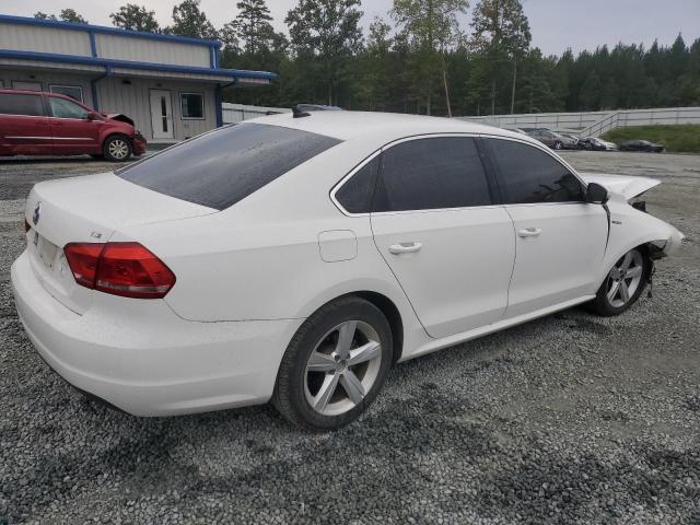 Photo 2 VIN: 1VWAT7A36FC108429 - VOLKSWAGEN PASSAT 