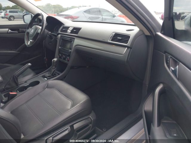 Photo 4 VIN: 1VWAT7A36FC112982 - VOLKSWAGEN PASSAT 