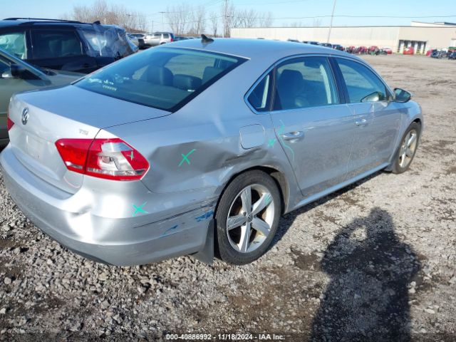 Photo 3 VIN: 1VWAT7A36FC113582 - VOLKSWAGEN PASSAT 