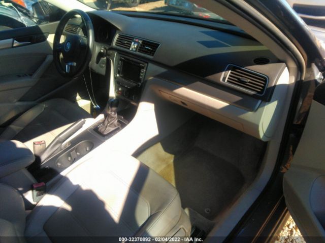 Photo 4 VIN: 1VWAT7A36FC121102 - VOLKSWAGEN PASSAT 