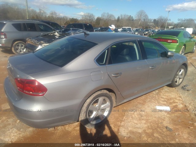 Photo 3 VIN: 1VWAT7A37EC029298 - VOLKSWAGEN PASSAT 