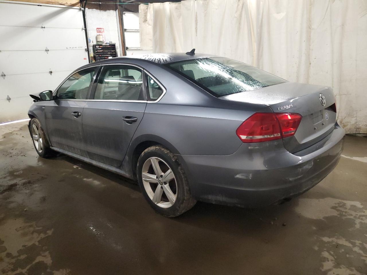 Photo 1 VIN: 1VWAT7A37EC040365 - VOLKSWAGEN PASSAT 