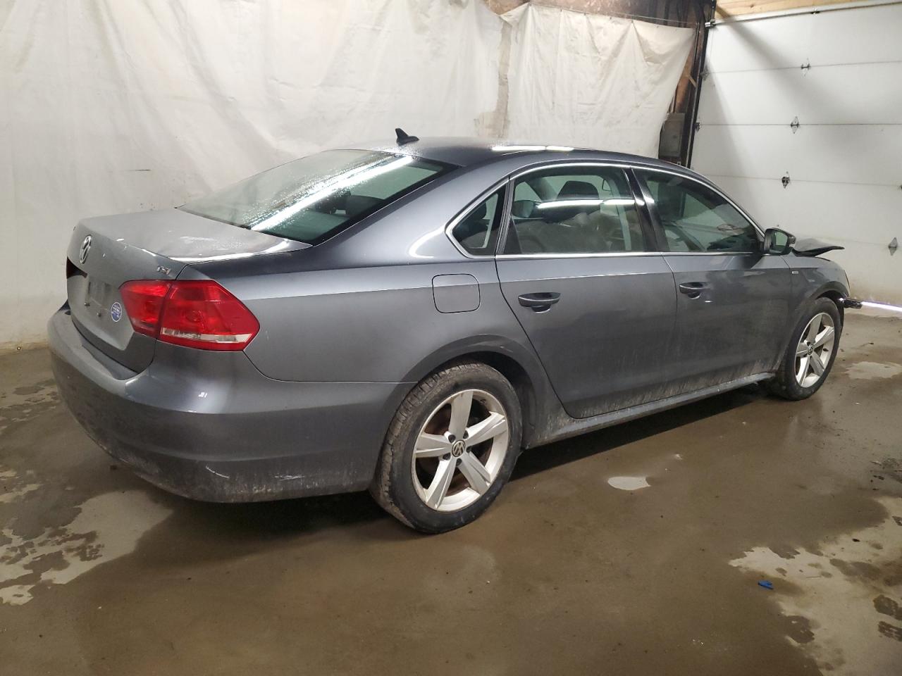 Photo 2 VIN: 1VWAT7A37EC040365 - VOLKSWAGEN PASSAT 