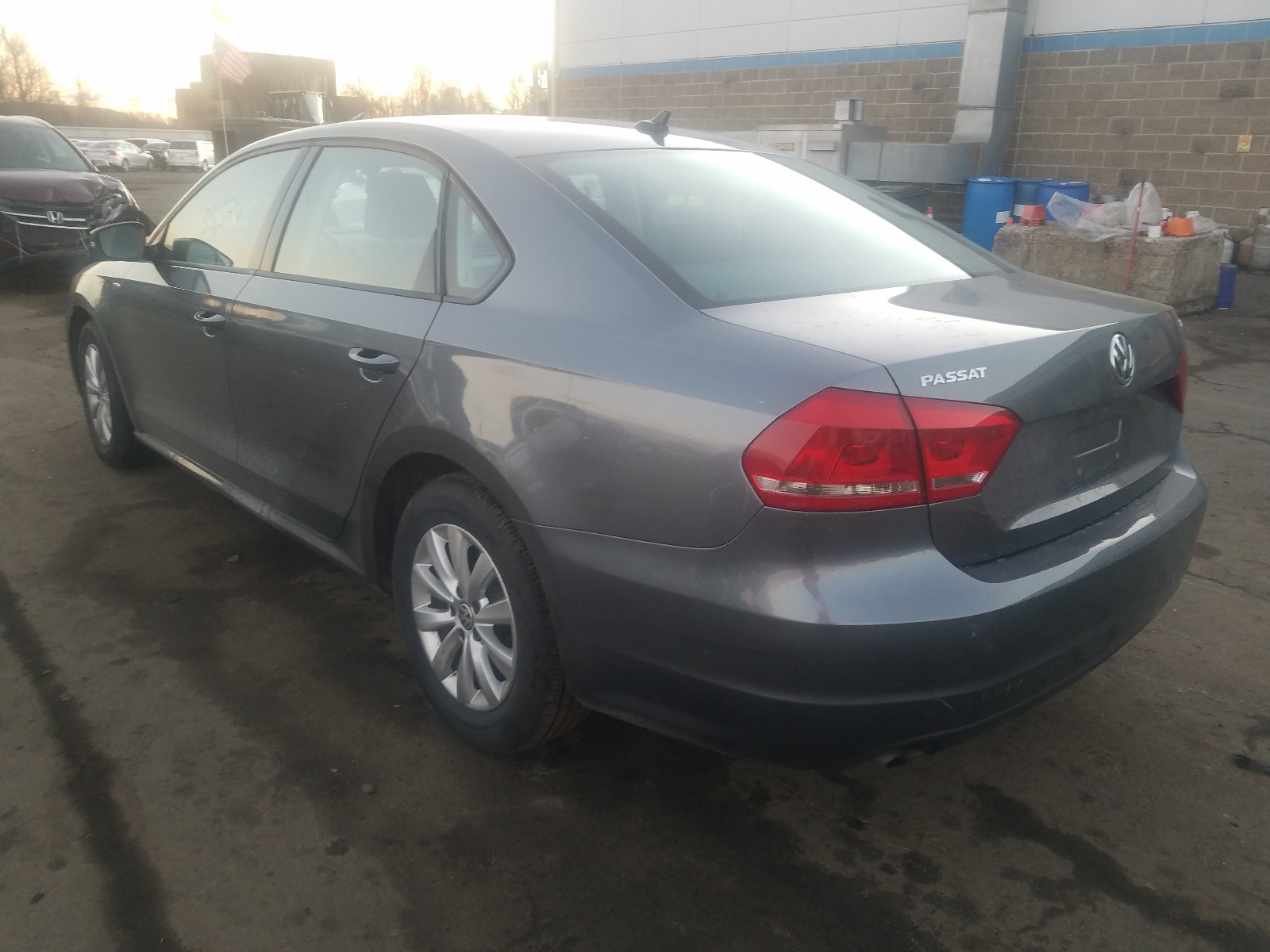 Photo 2 VIN: 1VWAT7A37FC062805 - VOLKSWAGEN PASSAT 