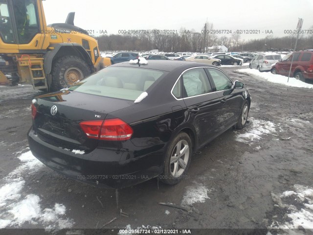 Photo 3 VIN: 1VWAT7A37FC074114 - VOLKSWAGEN PASSAT 