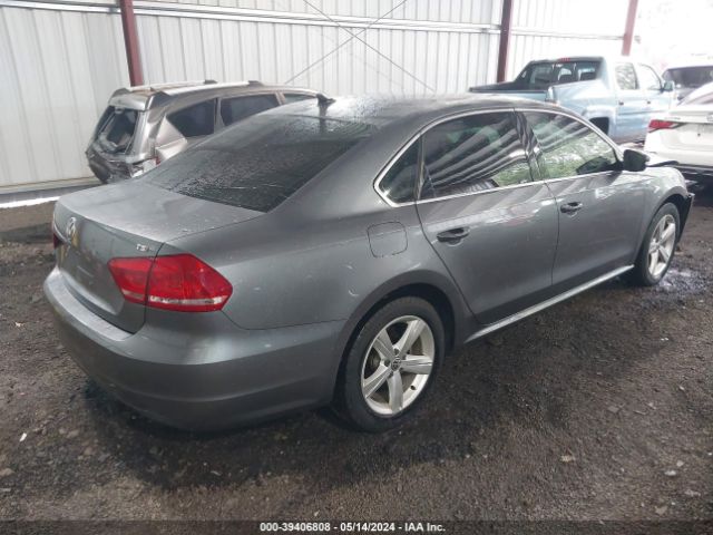 Photo 3 VIN: 1VWAT7A37FC081712 - VOLKSWAGEN PASSAT 