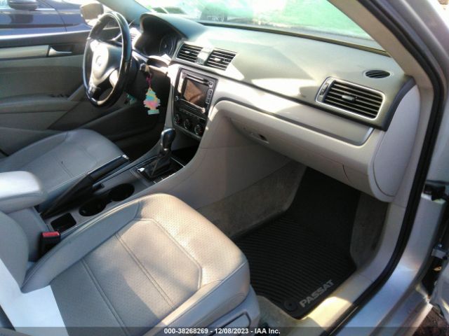 Photo 4 VIN: 1VWAT7A37FC086067 - VOLKSWAGEN PASSAT 