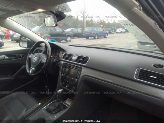 Photo 4 VIN: 1VWAT7A37FC088000 - VOLKSWAGEN PASSAT 