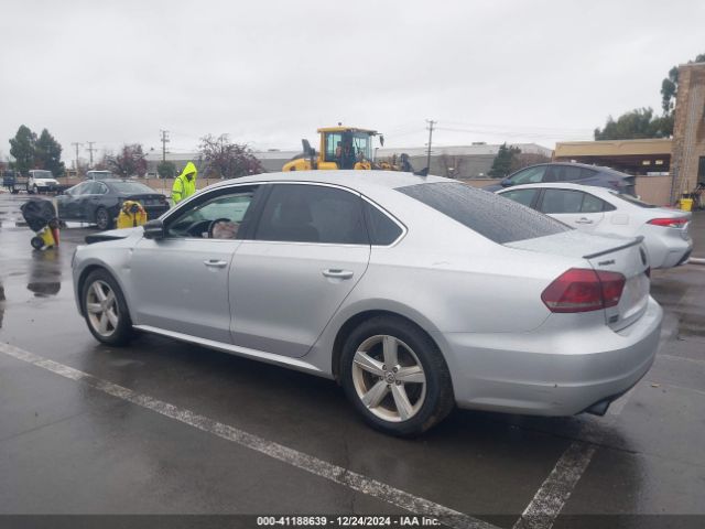 Photo 2 VIN: 1VWAT7A37FC088966 - VOLKSWAGEN PASSAT 