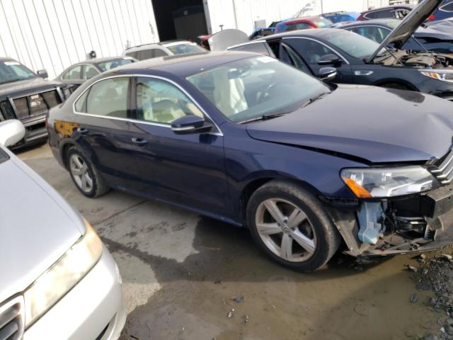 Photo 3 VIN: 1VWAT7A37FC093228 - VOLKSWAGEN PASSAT 