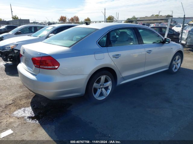 Photo 3 VIN: 1VWAT7A37FC098512 - VOLKSWAGEN PASSAT 