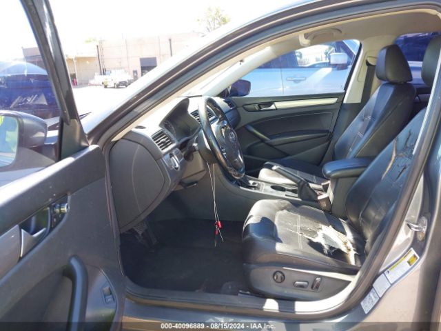 Photo 4 VIN: 1VWAT7A37FC099126 - VOLKSWAGEN PASSAT 