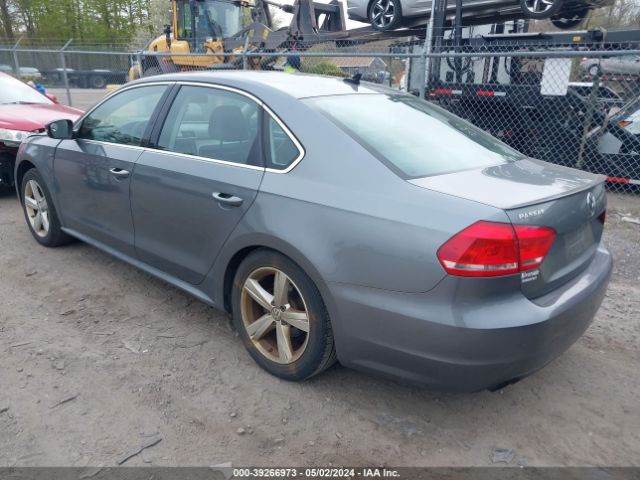 Photo 2 VIN: 1VWAT7A37FC105460 - VOLKSWAGEN PASSAT 