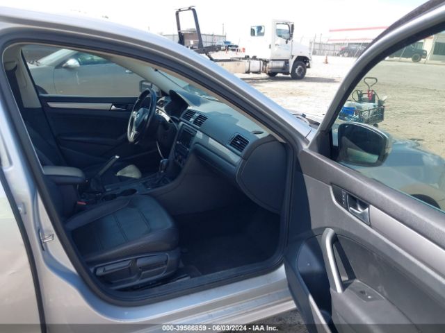 Photo 4 VIN: 1VWAT7A37FC116748 - VOLKSWAGEN PASSAT 