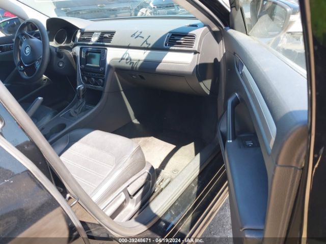 Photo 4 VIN: 1VWAT7A37GC046136 - VOLKSWAGEN PASSAT 