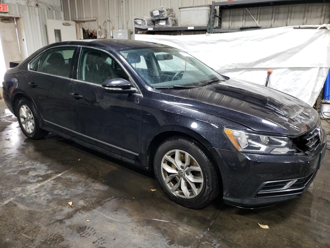 Photo 3 VIN: 1VWAT7A37HC050009 - VOLKSWAGEN PASSAT 