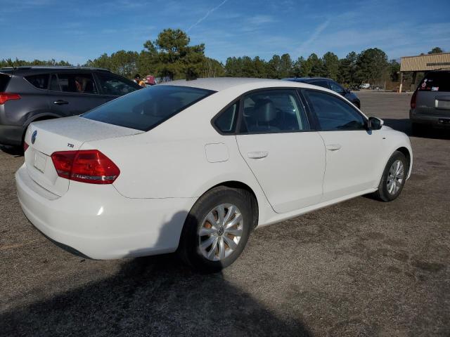 Photo 2 VIN: 1VWAT7A38FC031613 - VOLKSWAGEN PASSAT 