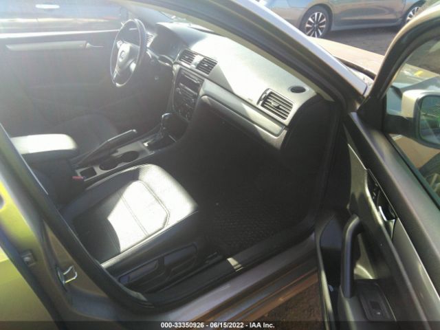 Photo 4 VIN: 1VWAT7A38FC038058 - VOLKSWAGEN PASSAT 