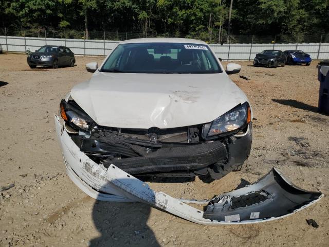 Photo 4 VIN: 1VWAT7A38FC043549 - VOLKSWAGEN PASSAT 