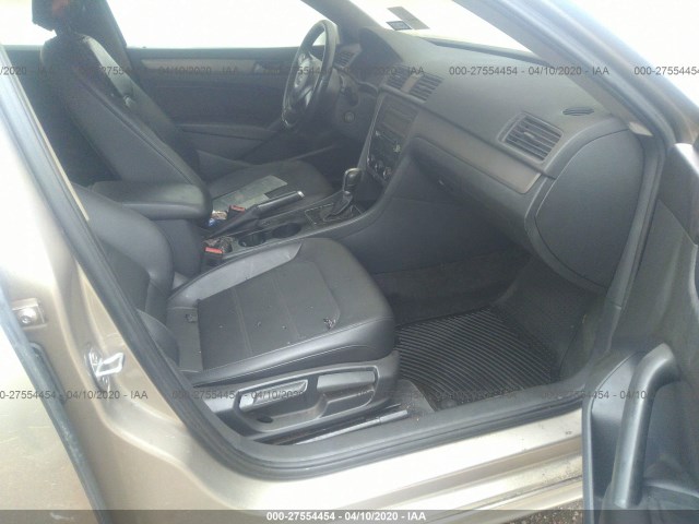 Photo 4 VIN: 1VWAT7A38FC059332 - VOLKSWAGEN PASSAT 