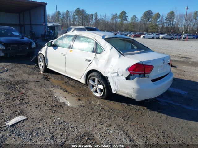 Photo 2 VIN: 1VWAT7A38FC086269 - VOLKSWAGEN PASSAT 