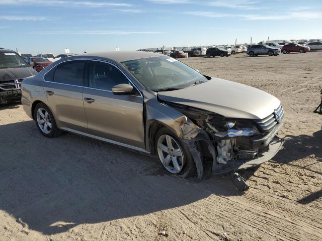 Photo 3 VIN: 1VWAT7A38FC103300 - VOLKSWAGEN PASSAT S 