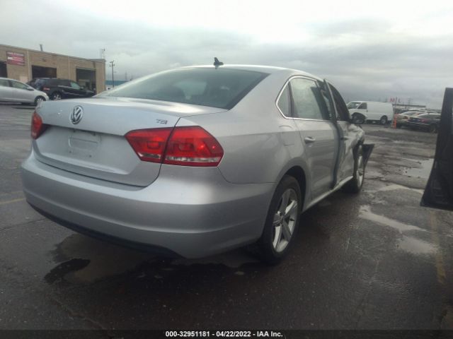 Photo 3 VIN: 1VWAT7A38FC110229 - VOLKSWAGEN PASSAT 