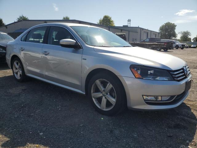 Photo 3 VIN: 1VWAT7A38FC115379 - VOLKSWAGEN PASSAT 