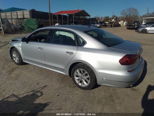 Photo 2 VIN: 1VWAT7A38HC041819 - VOLKSWAGEN PASSAT 