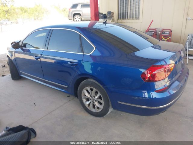 Photo 2 VIN: 1VWAT7A38HC071659 - VOLKSWAGEN PASSAT 