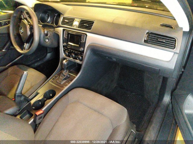 Photo 4 VIN: 1VWAT7A38HC076330 - VOLKSWAGEN PASSAT 