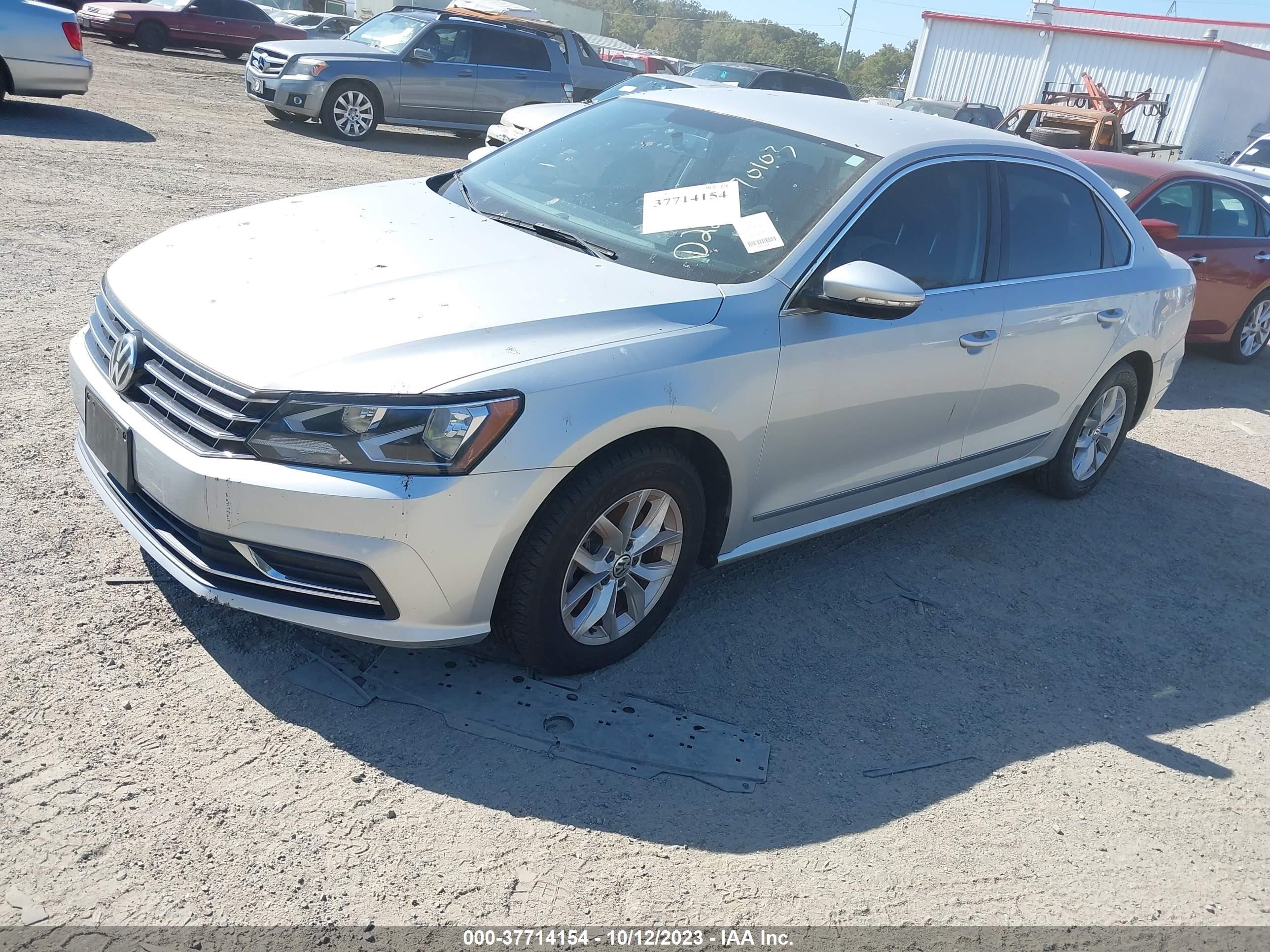 Photo 1 VIN: 1VWAT7A38HC078448 - VOLKSWAGEN PASSAT 