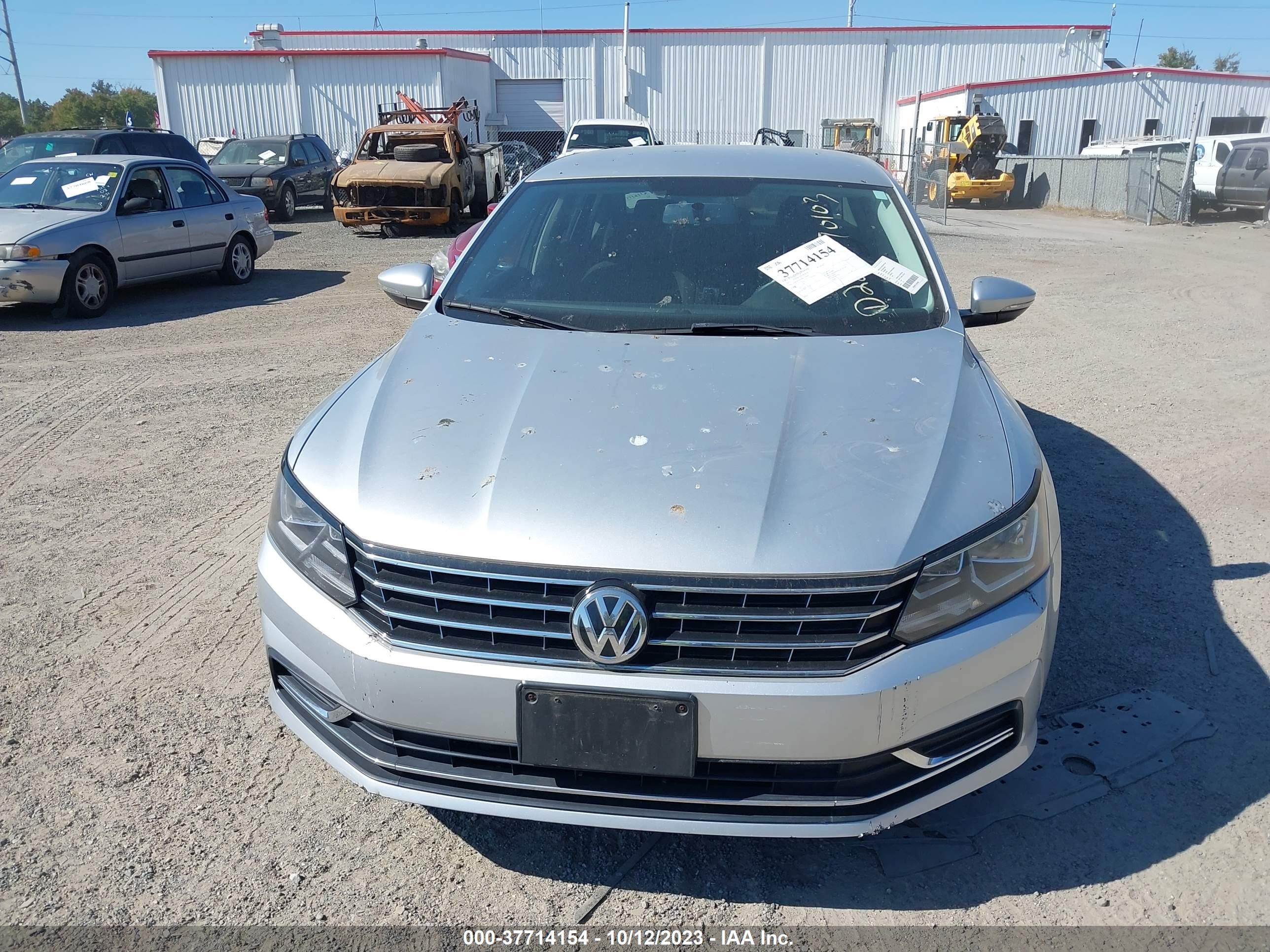 Photo 10 VIN: 1VWAT7A38HC078448 - VOLKSWAGEN PASSAT 