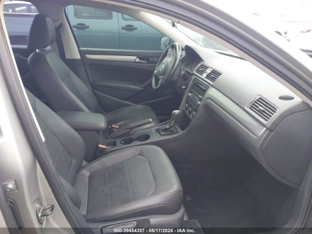 Photo 4 VIN: 1VWAT7A39EC053960 - VOLKSWAGEN PASSAT 