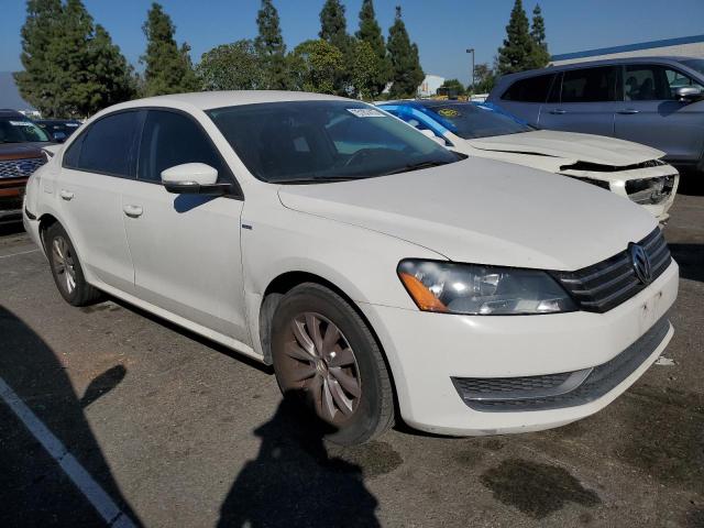 Photo 3 VIN: 1VWAT7A39FC046167 - VOLKSWAGEN PASSAT 