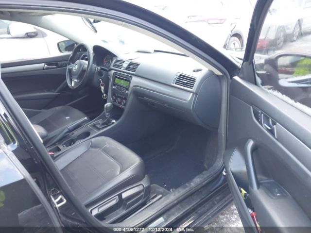 Photo 4 VIN: 1VWAT7A39FC050638 - VOLKSWAGEN PASSAT 