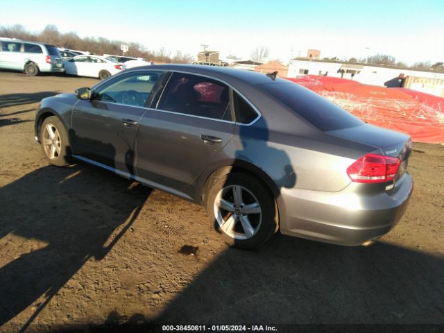 Photo 2 VIN: 1VWAT7A39FC109963 - VOLKSWAGEN PASSAT 